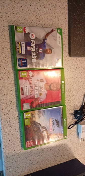 Gry Xbox one (Forza horizon 4 FIFA 20 FIFA 23)