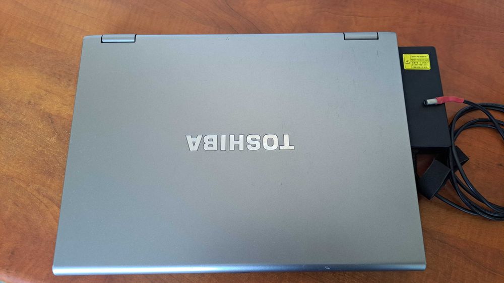 Laptop  Toshiba satelite pro S300L-135