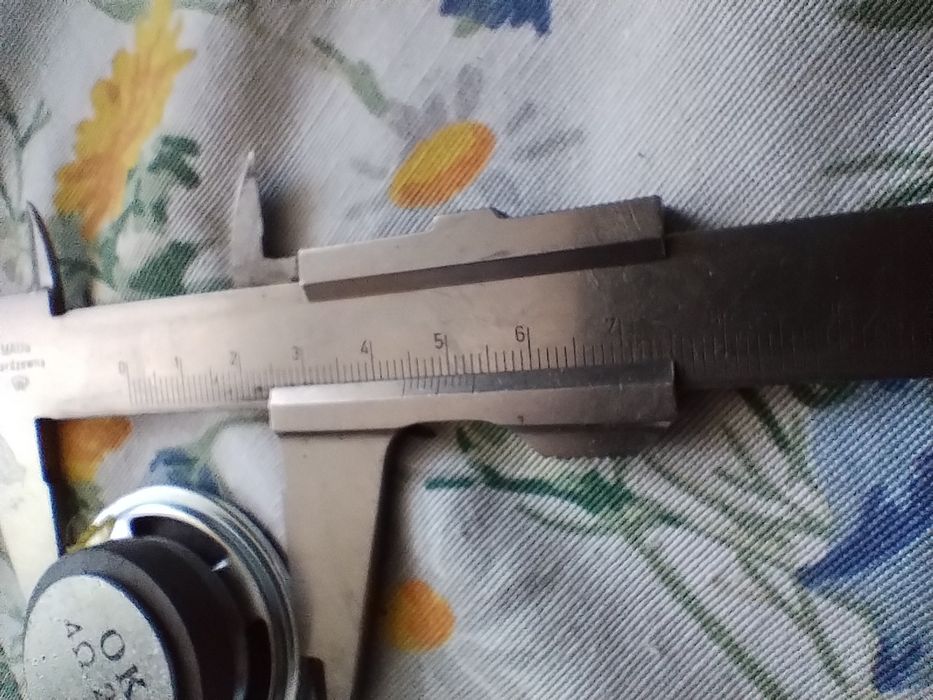 2 x mini  głośniki 4 ohm 2 W