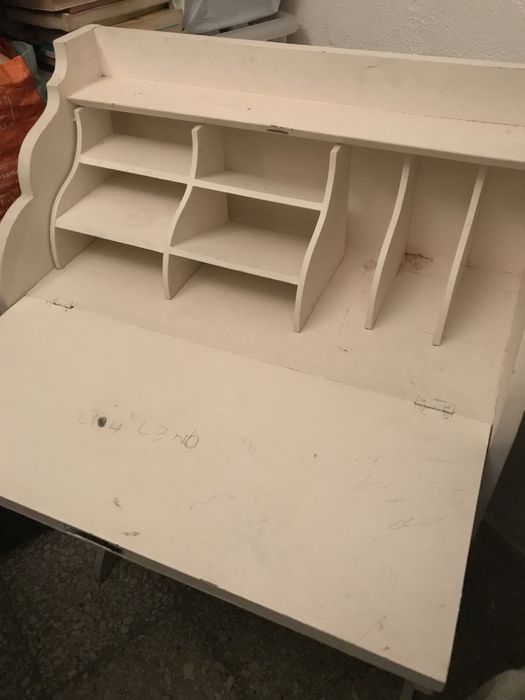 Escrivaninha muito antiga