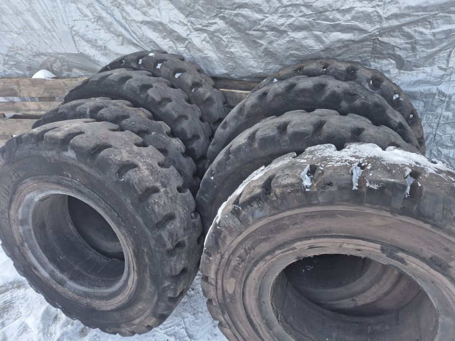 Opony pełne do wózka widłowego 1200x20