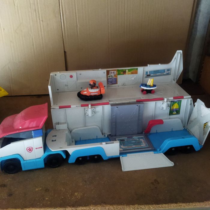 Brinquedos em bom estado