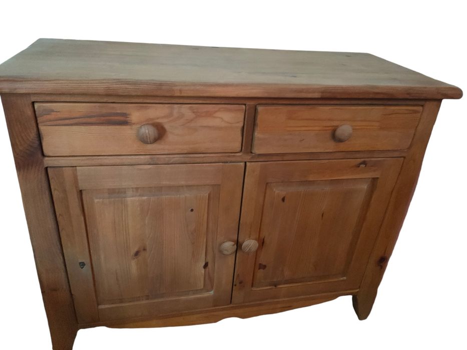 Móvel em Madeira Maciça