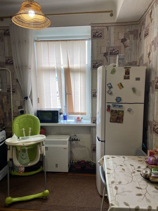 Продам 2к квартиру, 2-й поверх, індивідуальне г/опалення, гараж, сарай з погрібом