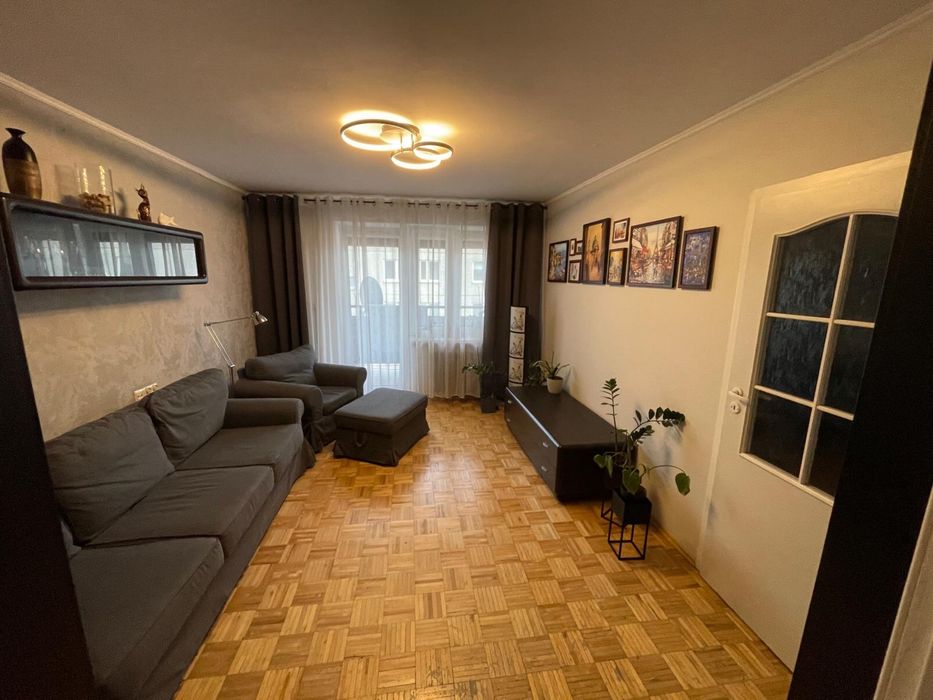 Dwa pokoje z dużym balkonem-centrum-6 min od PKP-komorka