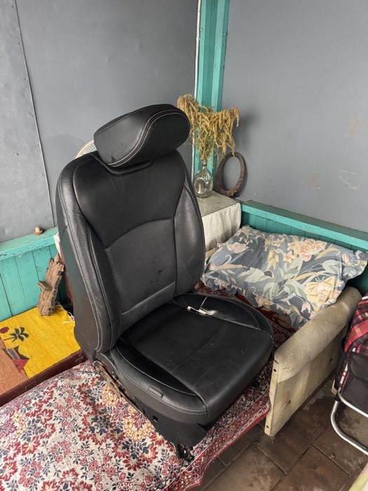 Автомобильное оригинальное  кресло subaru