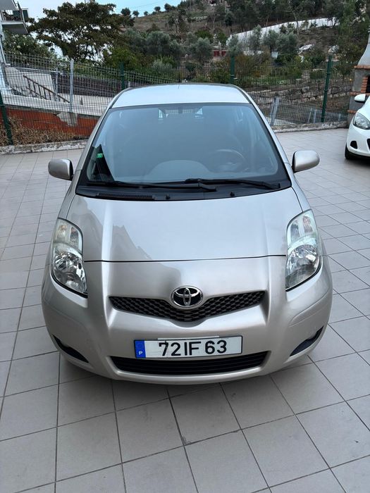 Toyota Yaris 1.3 VVT-i High Pack +Navi  GPL