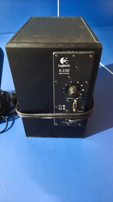 Colunas som Logitech z-230 2.1