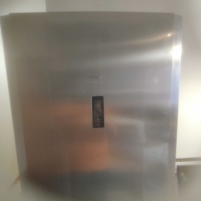 Frigorífico Hotpoint usado – Em bom estado