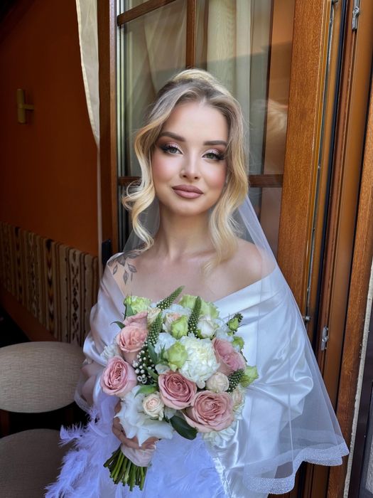 Візажист макіяж зачіска