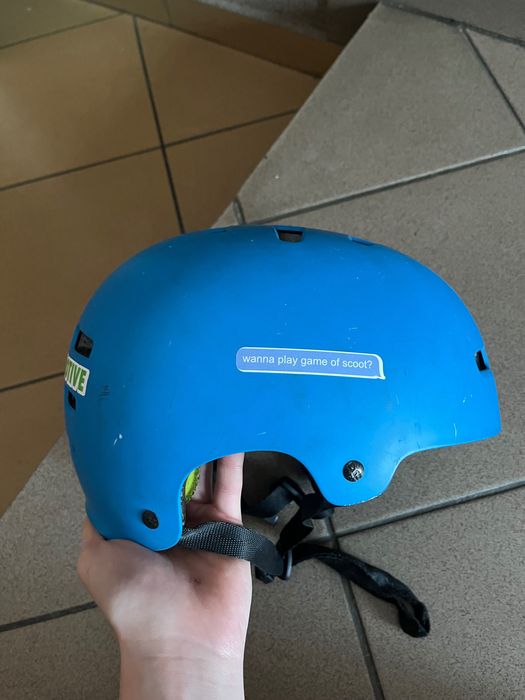 Kask tsg na hulajnoge lub rower