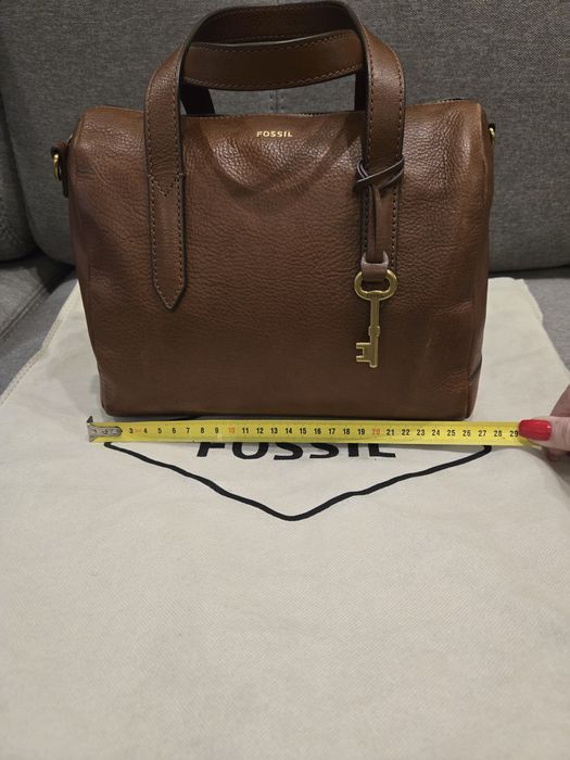 Продам шкіряну сумку FOSSIL