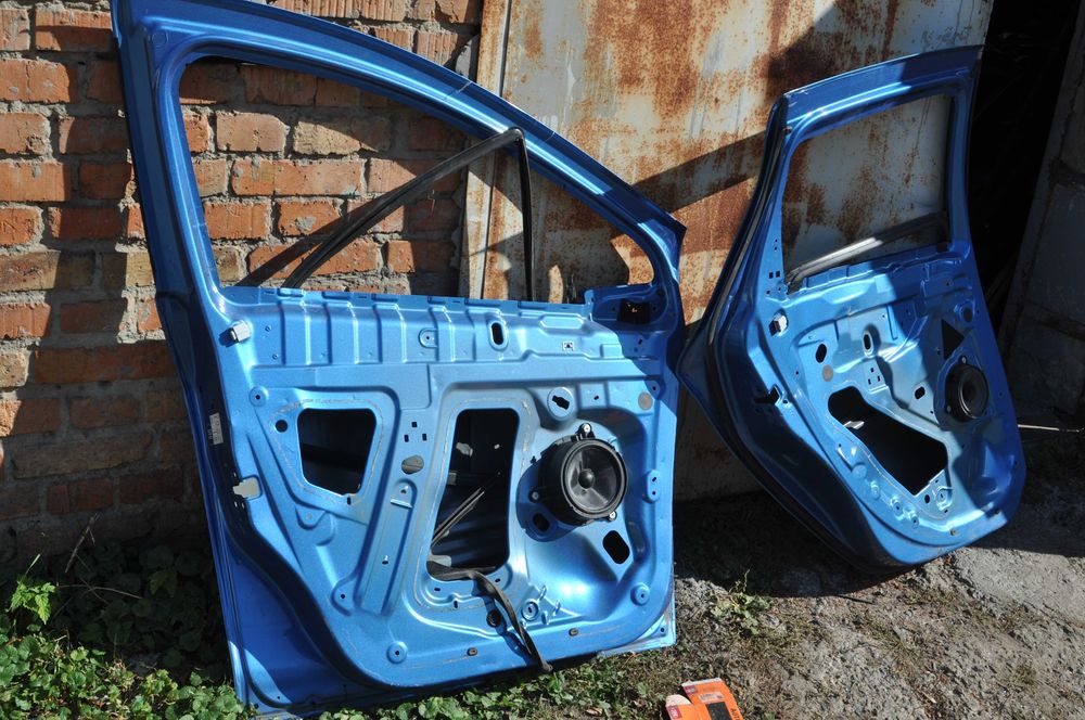 Renault Zoe дверь перед зад левая