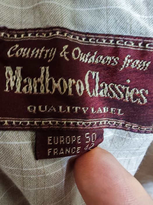 Colete Marlboro Classics em linho bege