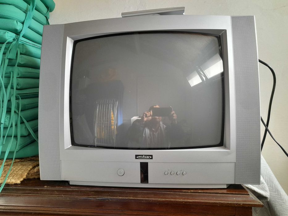 Televisão cinzenta 50''
