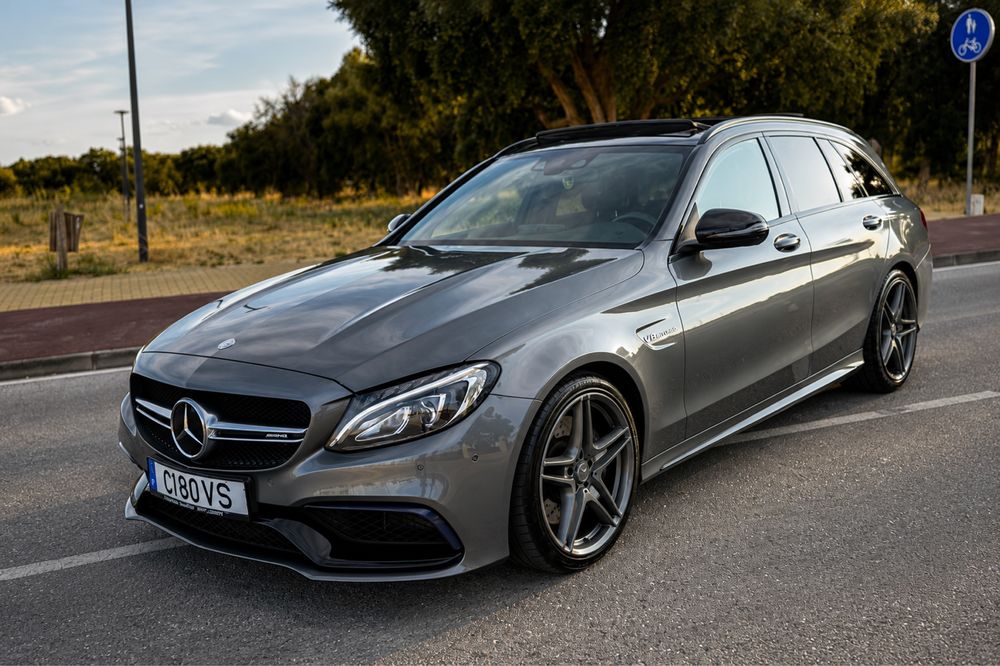 Mercedes benz c63 AMG