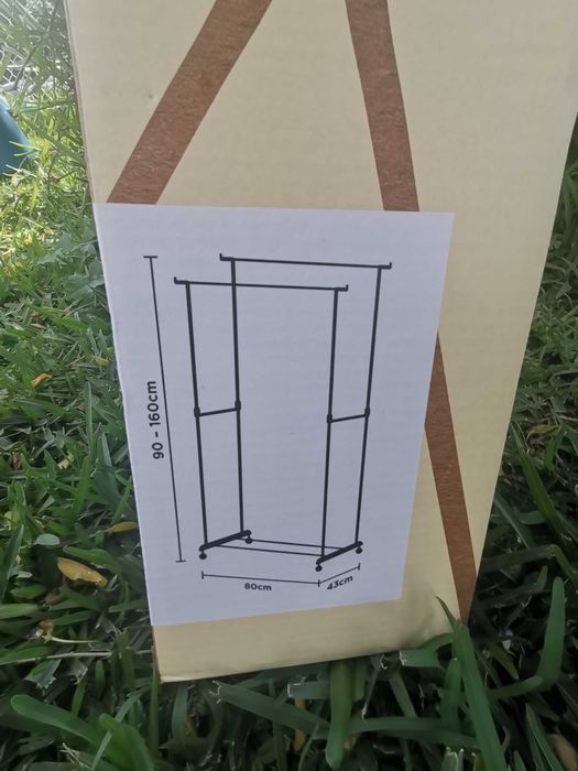 Suporte roupa chariot