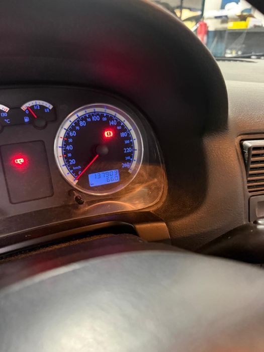 Golf IV 1.4 gasolina