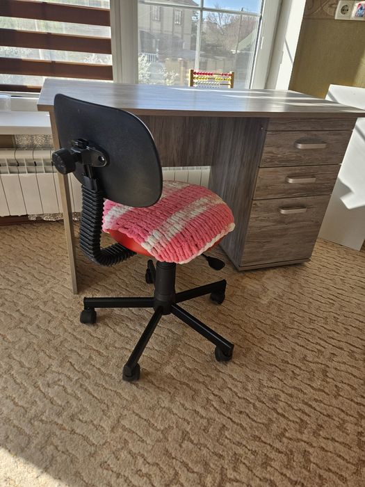 Продам хороший качественный компьютерный стол