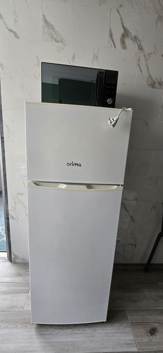 Microndas e geladeira