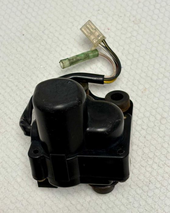 Yamaha Thunderace: Espelho Esq. Válvula Exup,Fecho asssento,Tampão Gas