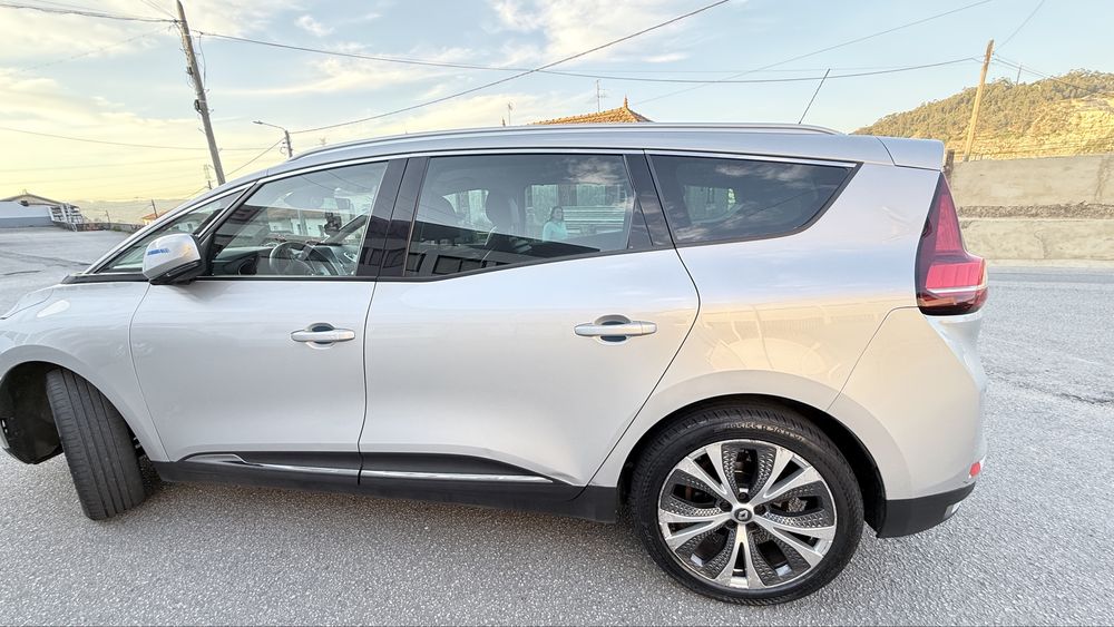 renault grand scénic 7 lugares , ano 2018 , caixa automatica, sensor . Gps .AC