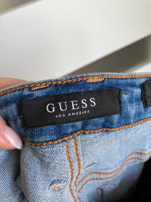 Jeansy spodnie damskie Guess skinny rurki