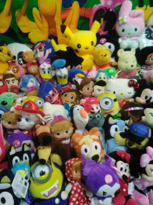 Vendo  paletes do Aliexpress e Amazon e peluches da Disney