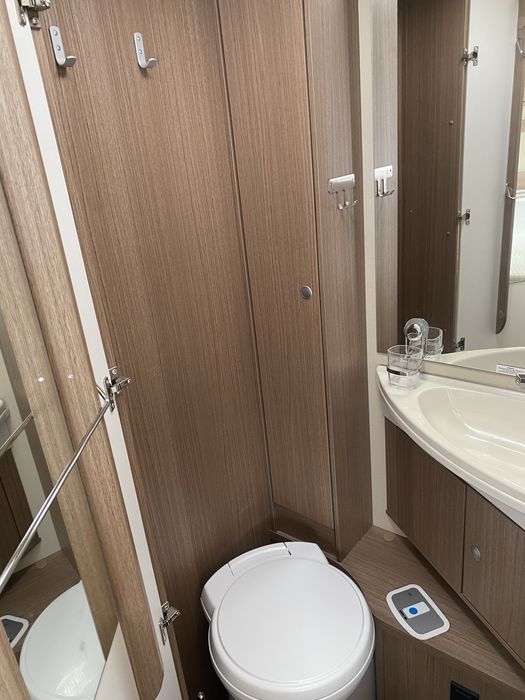 Vendo autocaravana CARADO cama central