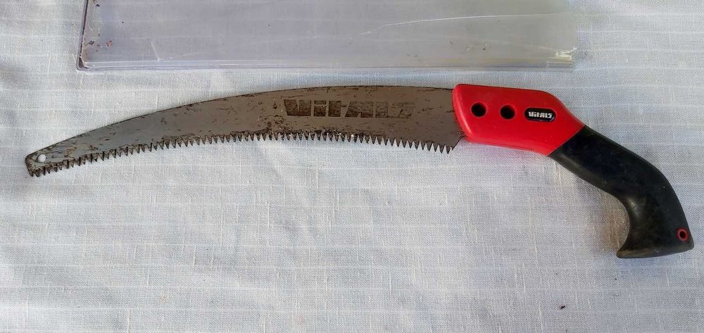 Ножовка по дереву