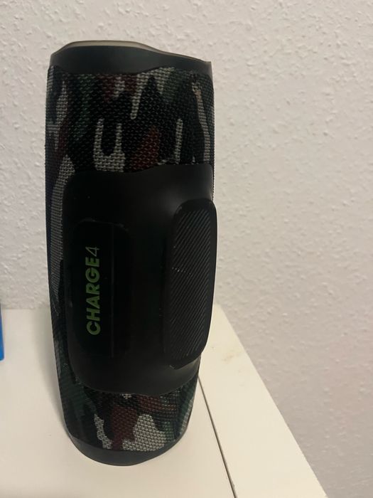 Coluna JBL ha prova de agua