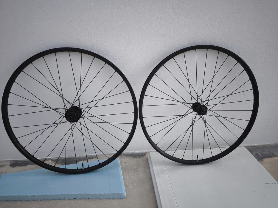 Rodas btt 29" eixos Boost tubeless Jalco