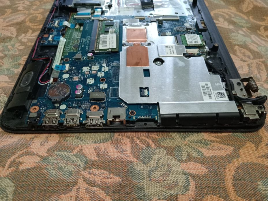 Ноутбук за ціною материнської плати TPN - C125