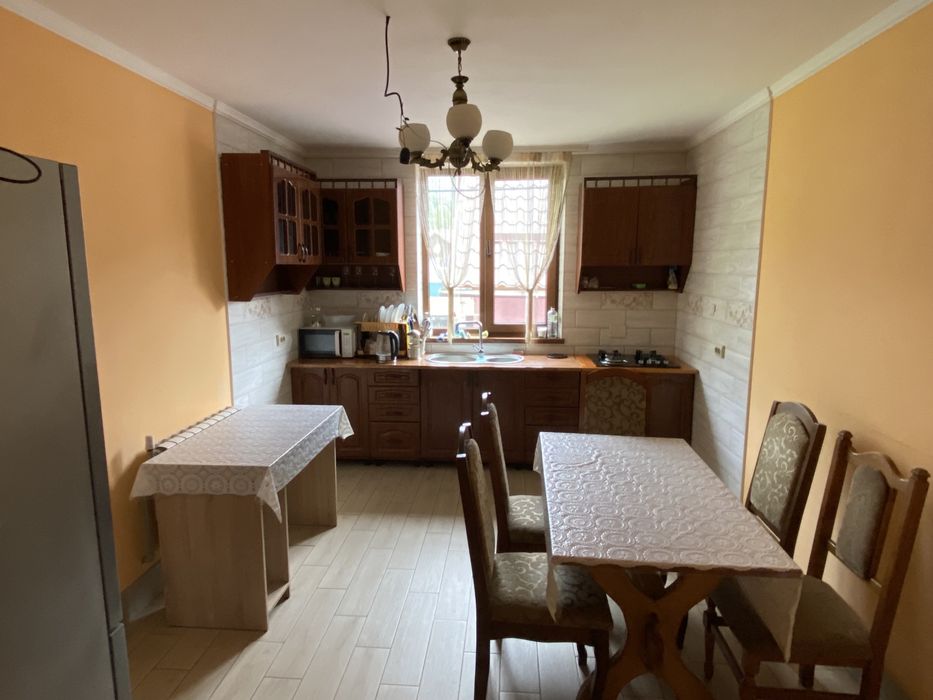 Житло кваси, вцентрі, біля санаторію «Гірська Тиса»