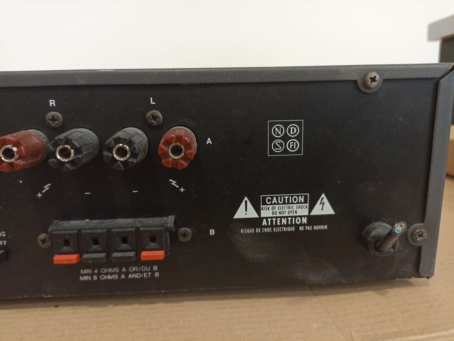 Amplituner NAD 705