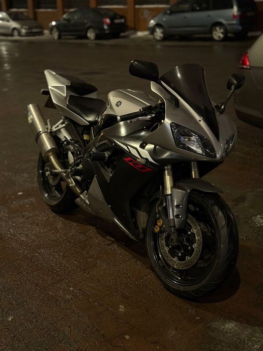 Yamaha R1 RN09 2003
