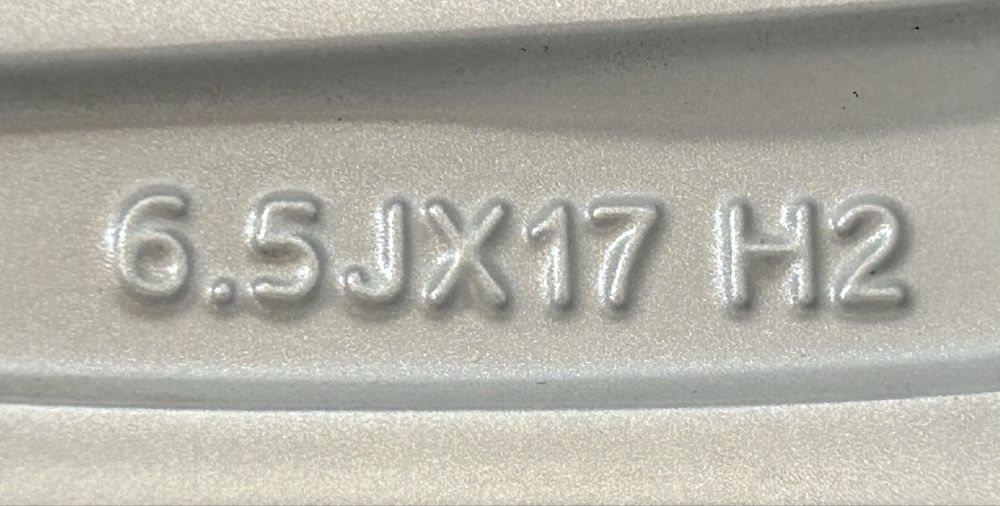 700 Felgi aluminiowe Mercedes R 17 5x112 otwór 66,6 Bardzo Ładne