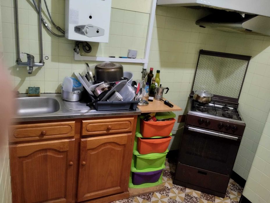 Aluga- se Quarto Rua de Castro Matoso