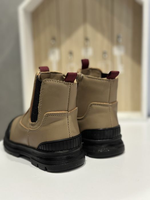 Демісезонні чобітки