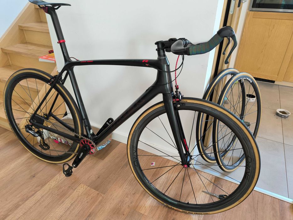 Trek Émonda SLR 4,5 kg – Dura-Ace Di2, ceramika, dwa komplety kół