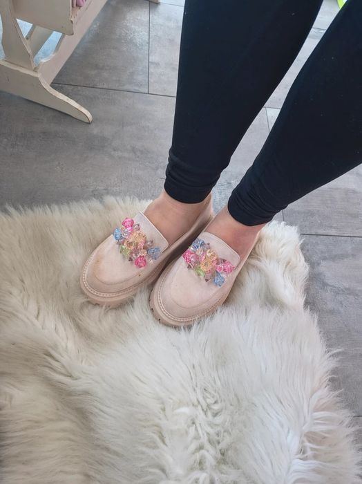Buty mokasyny lordsy z kamieniami kryształami