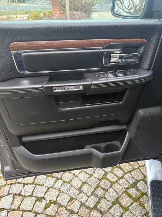 Dodge Ram 1500 Laramie 2016 bezwypadkowy