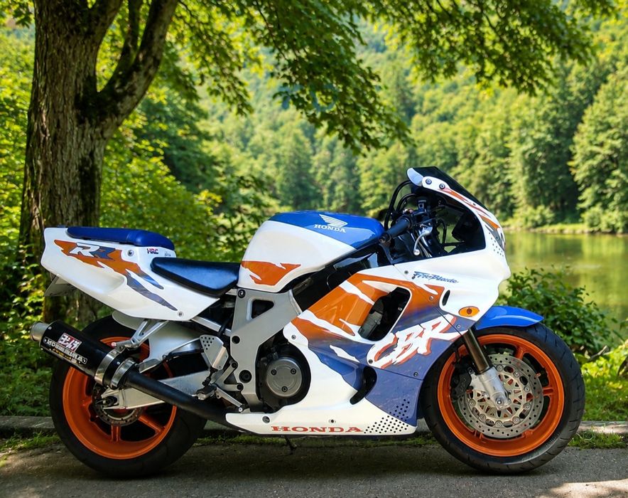 Cbr 900 RR fireblade sc28