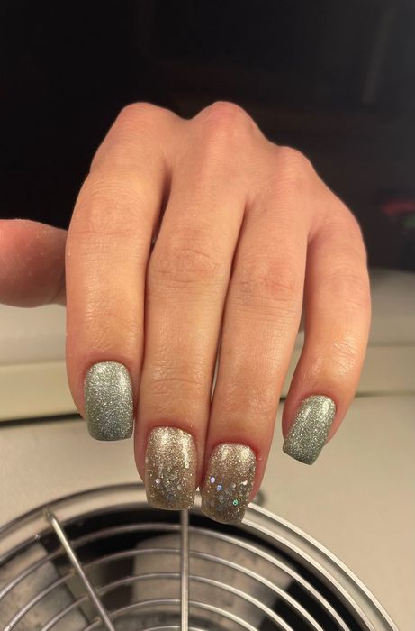 Потрібні моделі на манікюр