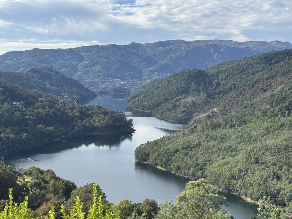 Terreno com Ruina em Louredo, Vieira do Minho