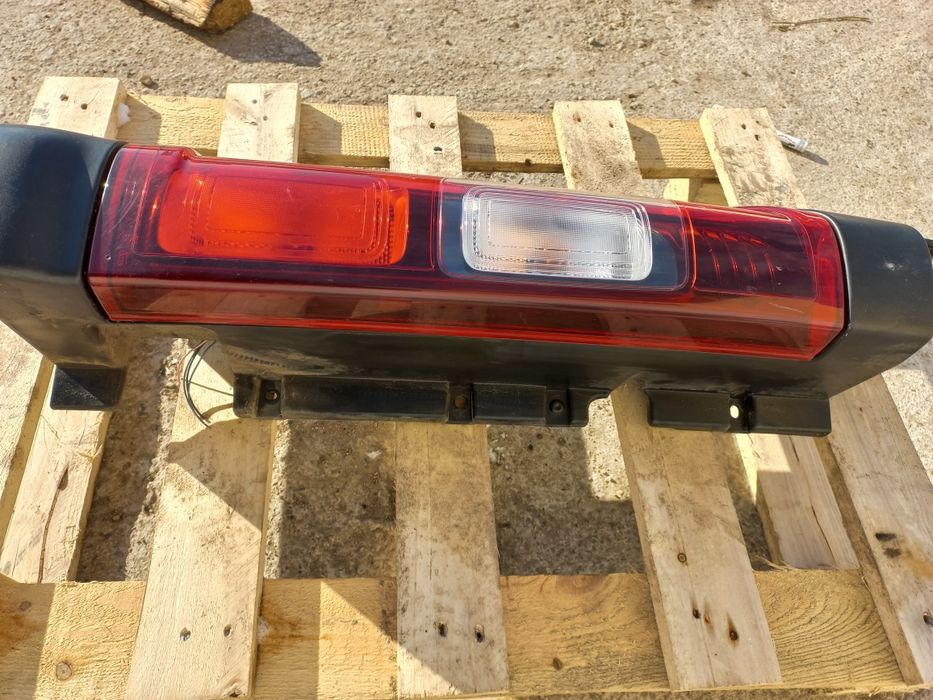 Lampa lewa tył tylna renault trafic III opel vivaro b