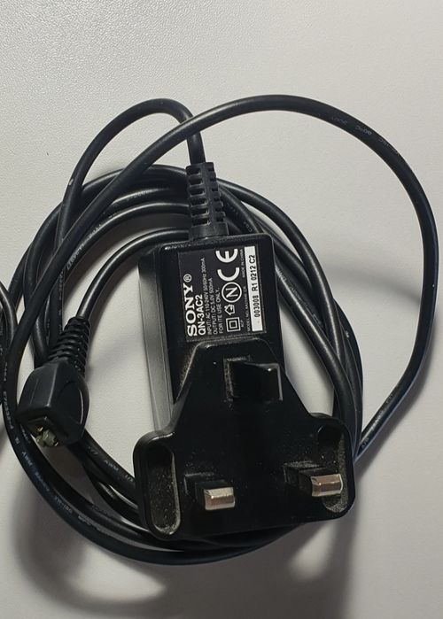 Продам телефон Sony J 70.