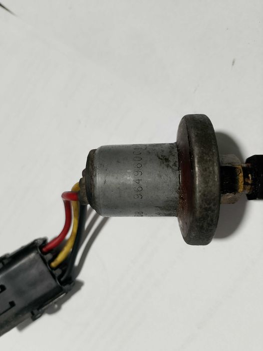 1964960C1 датчик тиску масла case 2388