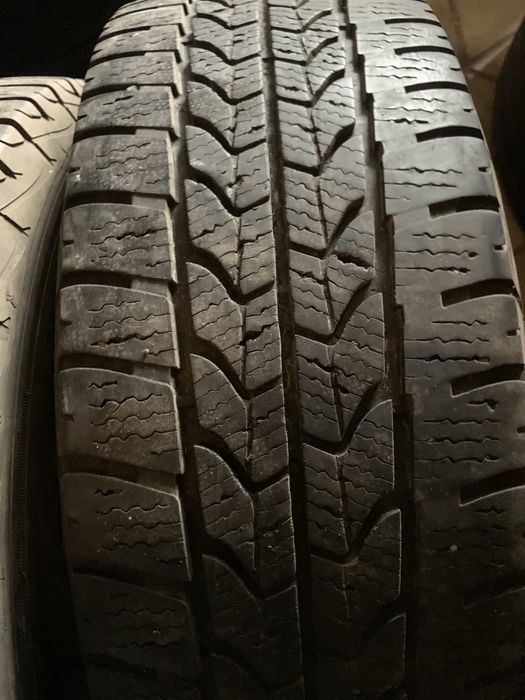 215/65R16C Goodyear (2шт) всесезон