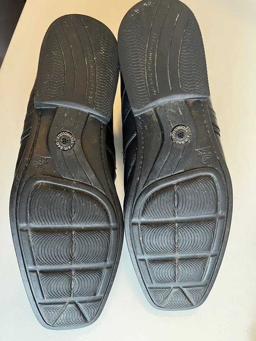 Sapato 43 Homem Pele Preto, com elevação